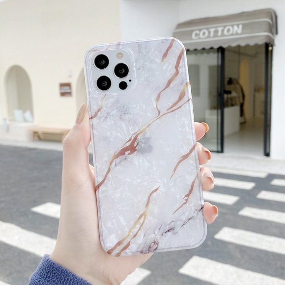Accessories - NEW iPhone 12/11/Pro/Max Vintage Dream Shell case